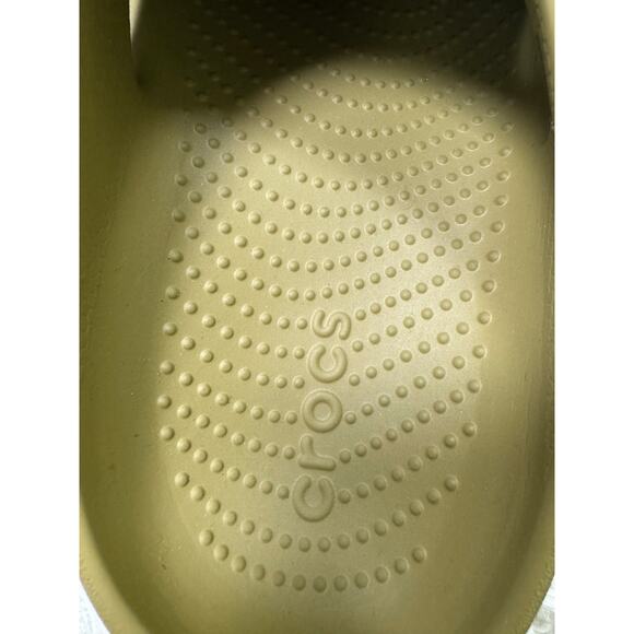 CROCS NWT Mellow Recovery Aloe clogs. - Picture 6 of 12
